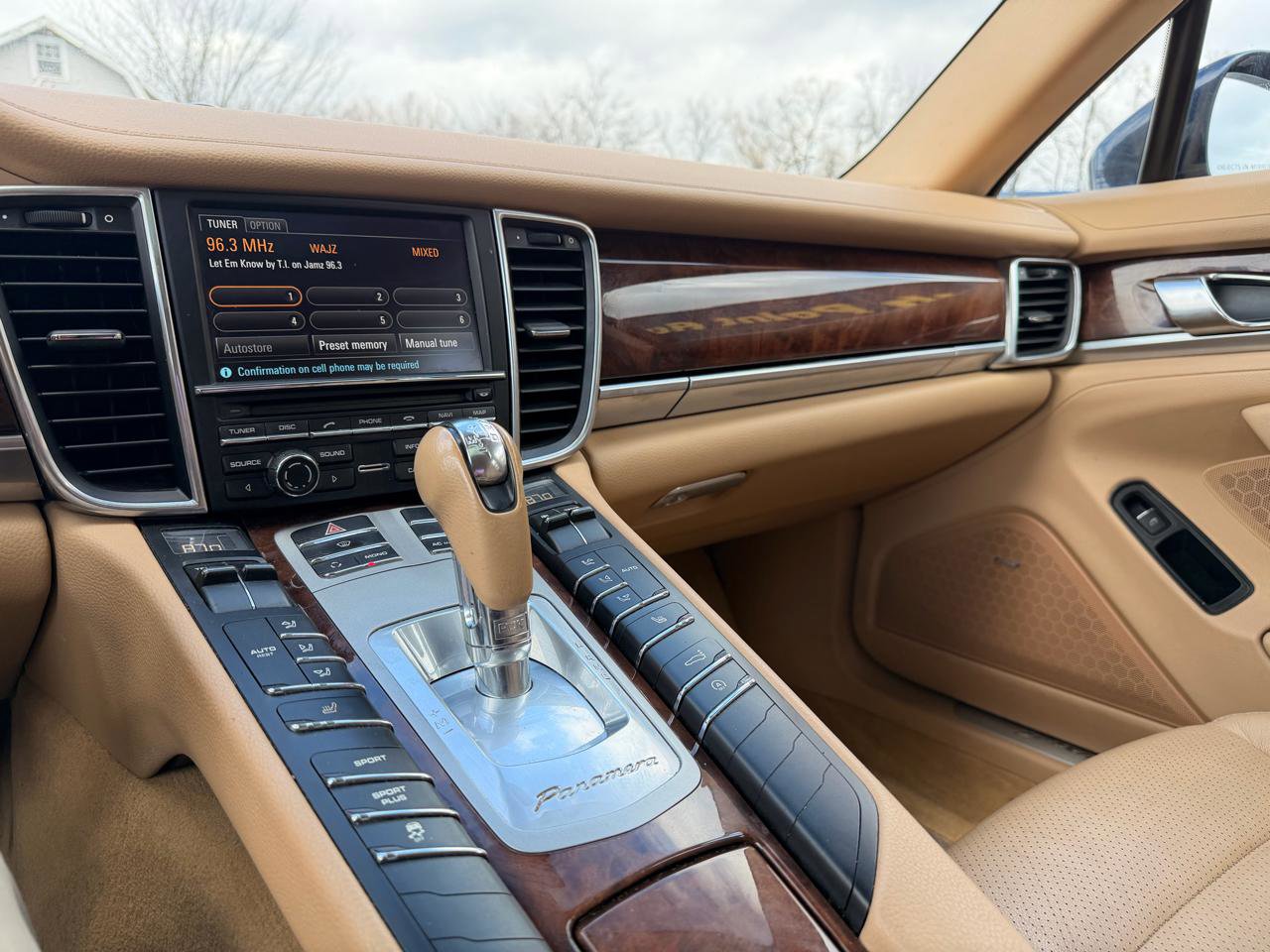 Used 2011 Porsche Panamera 4 image 22