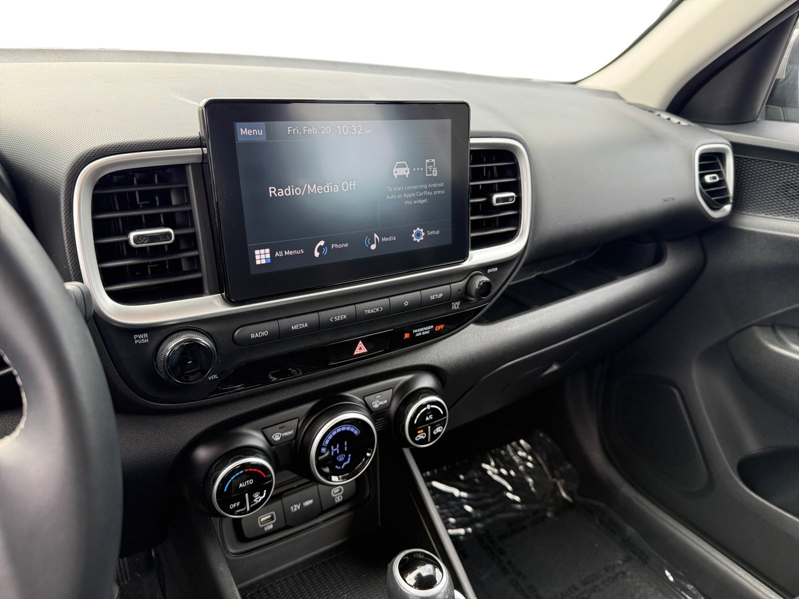 Certified 2023 Hyundai Venue SEL image 12