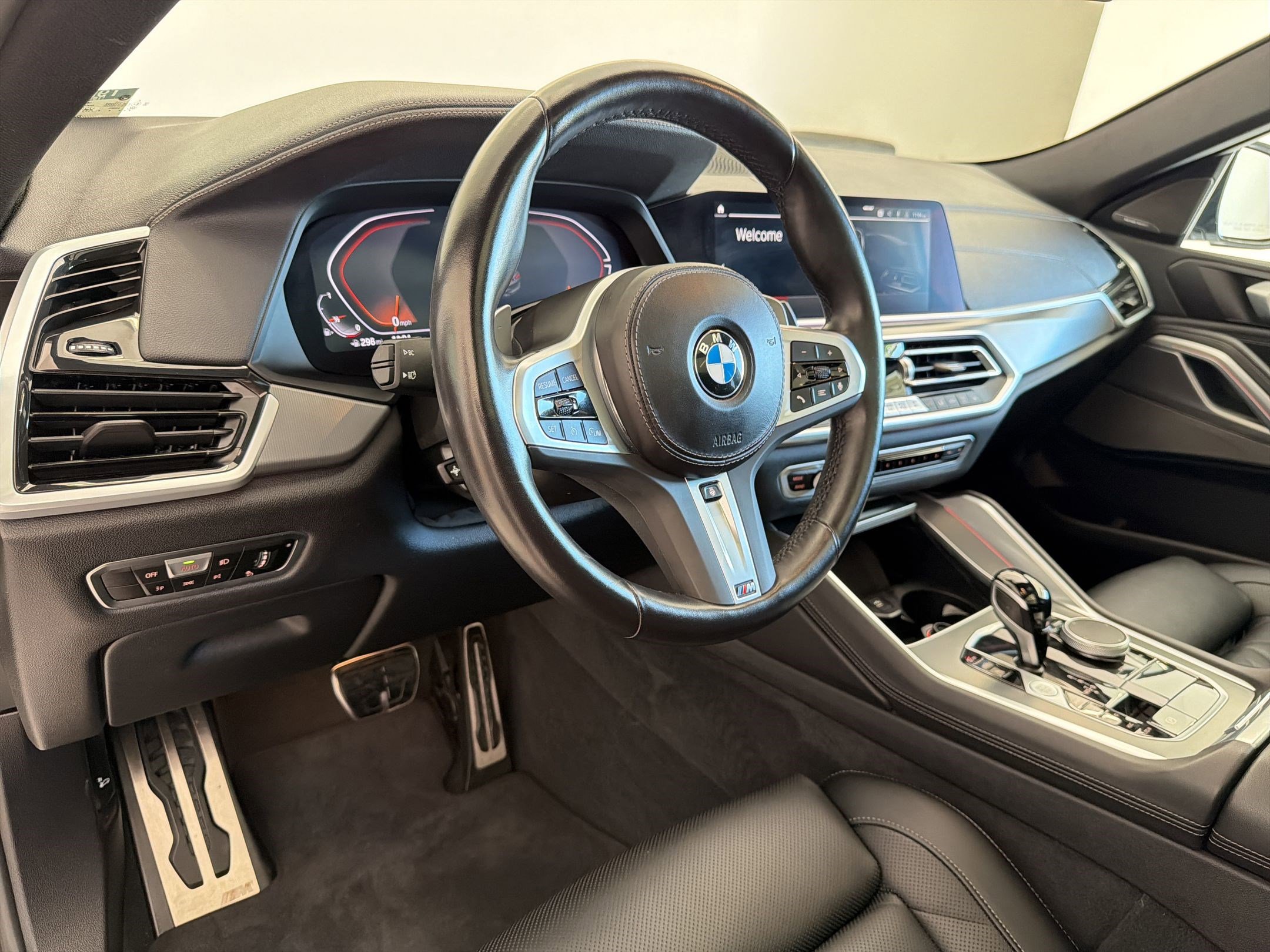 Certified 2023 BMW X6 xDrive40i w/ M Sport Package AWD/4WD image 4
