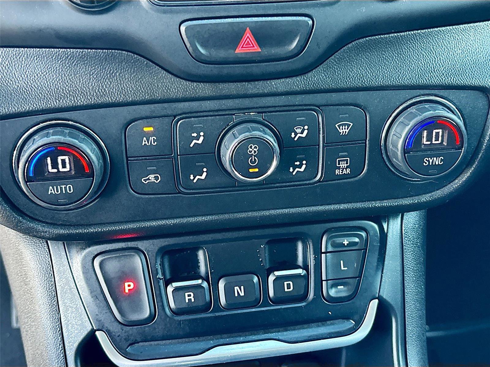 Used 2018 GMC Terrain SLT FWD image 15