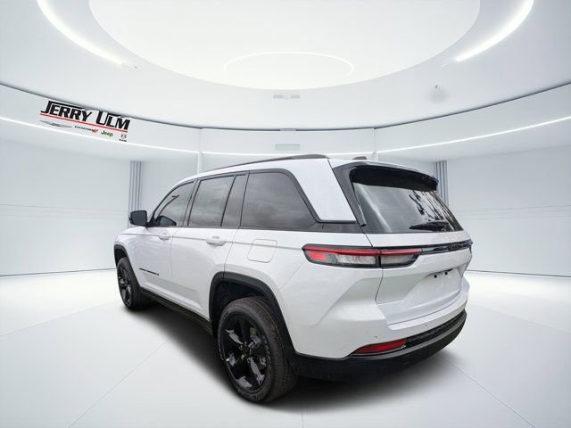 New 2025 Jeep Grand Cherokee Altitude image 5