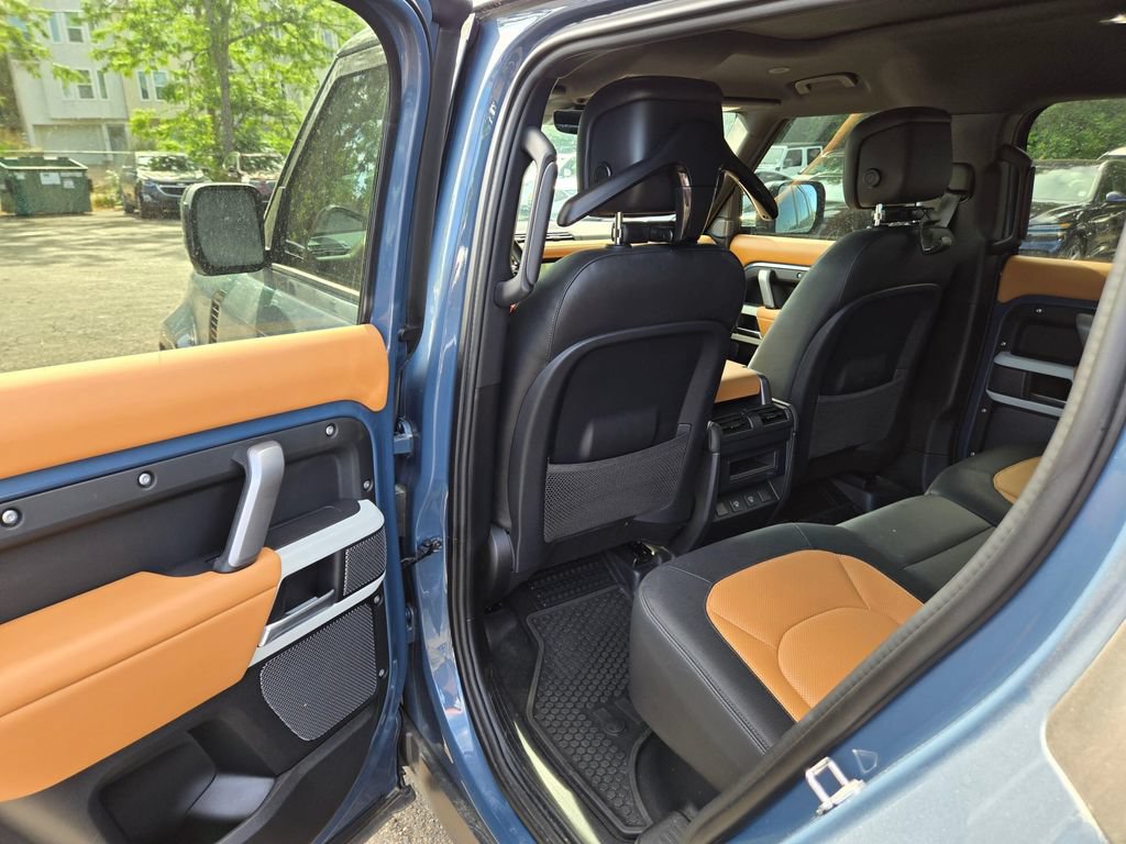 Used 2024 Land Rover Defender 110 X-Dynamic SE AWD/4WD image 14