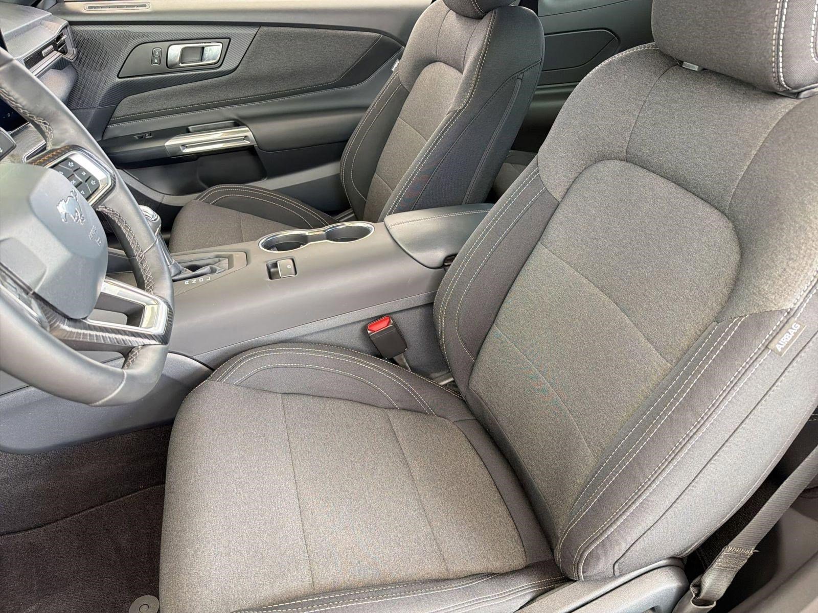 Used 2025 Ford Mustang Coupe image 21