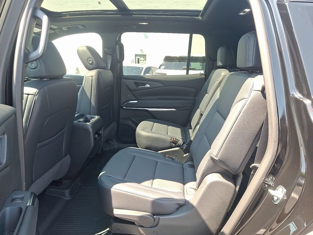New 2027 Chevrolet Traverse LT w/ Sun and Wheel Package FWD image 5