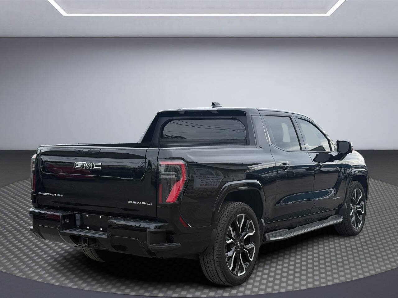 Used 2025 GMC Sierra EV Denali AWD/4WD image 7