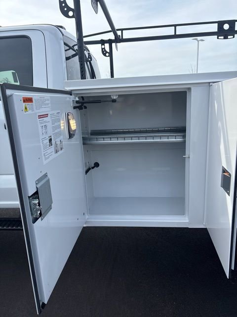 New 2026 Ford F550 4x4 Crew Cab image 13