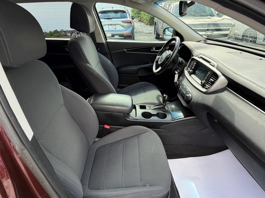 Used 2017 Kia Sorento FWD w/ LX Convenience Package image 14
