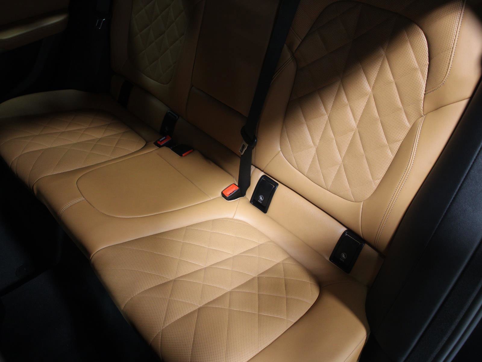 Certified 2023 BMW X6 xDrive40i w/ M Sport Package image 15