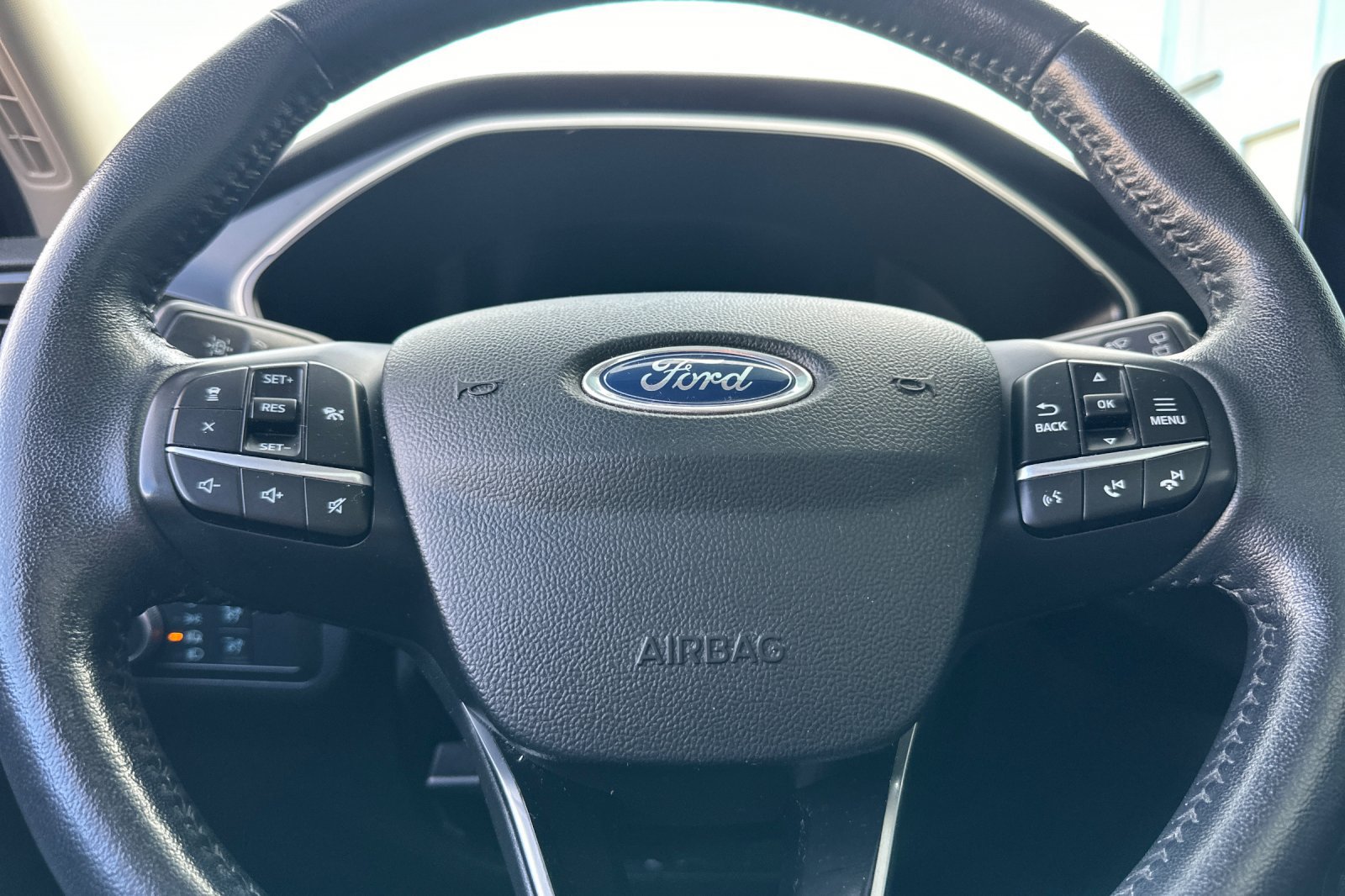Used 2020 Ford Escape SE Sport AWD/4WD image 25
