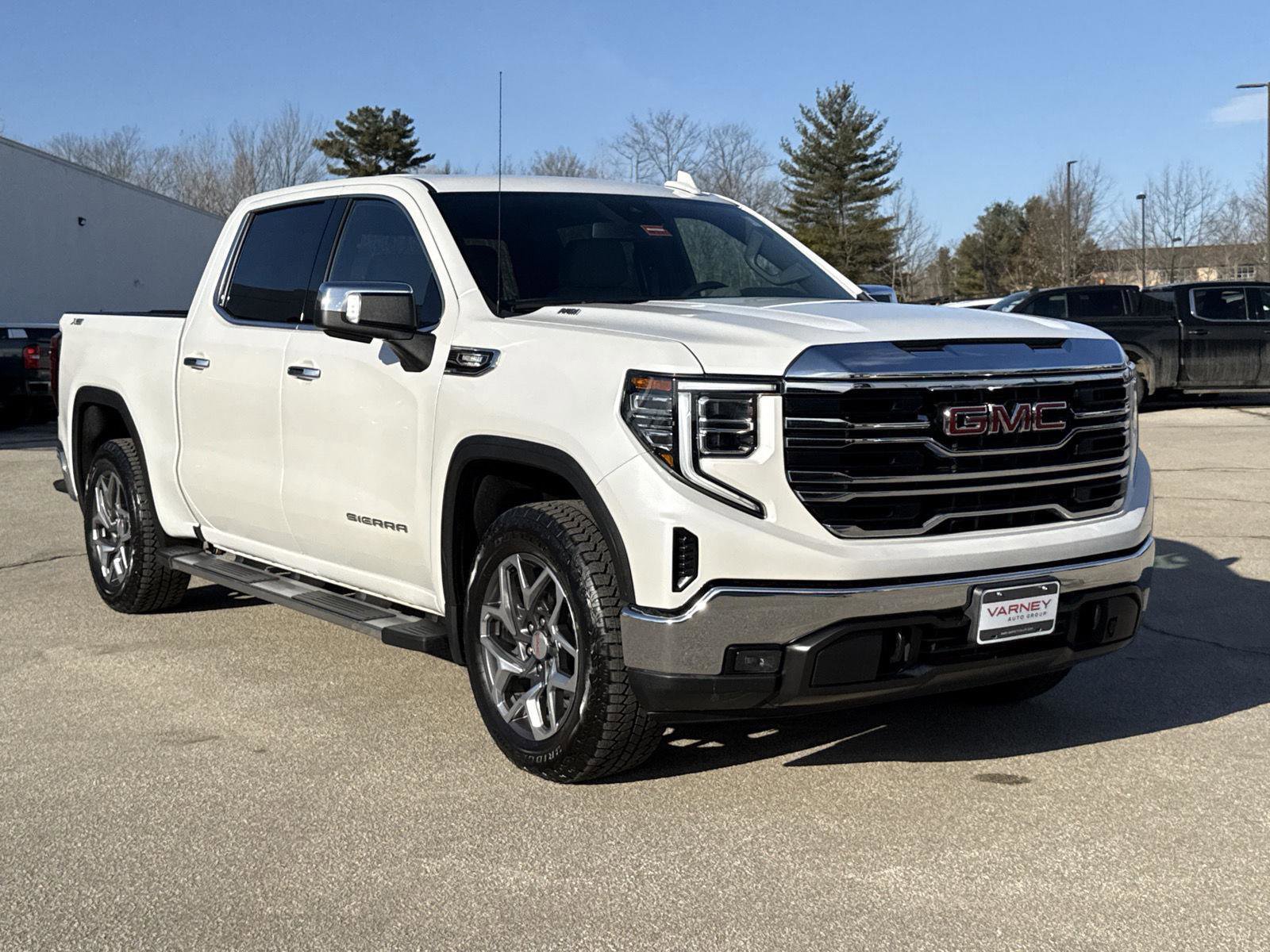 Used 2023 GMC Sierra 1500 SLT w/ SLT Premium Package AWD/4WD image 5
