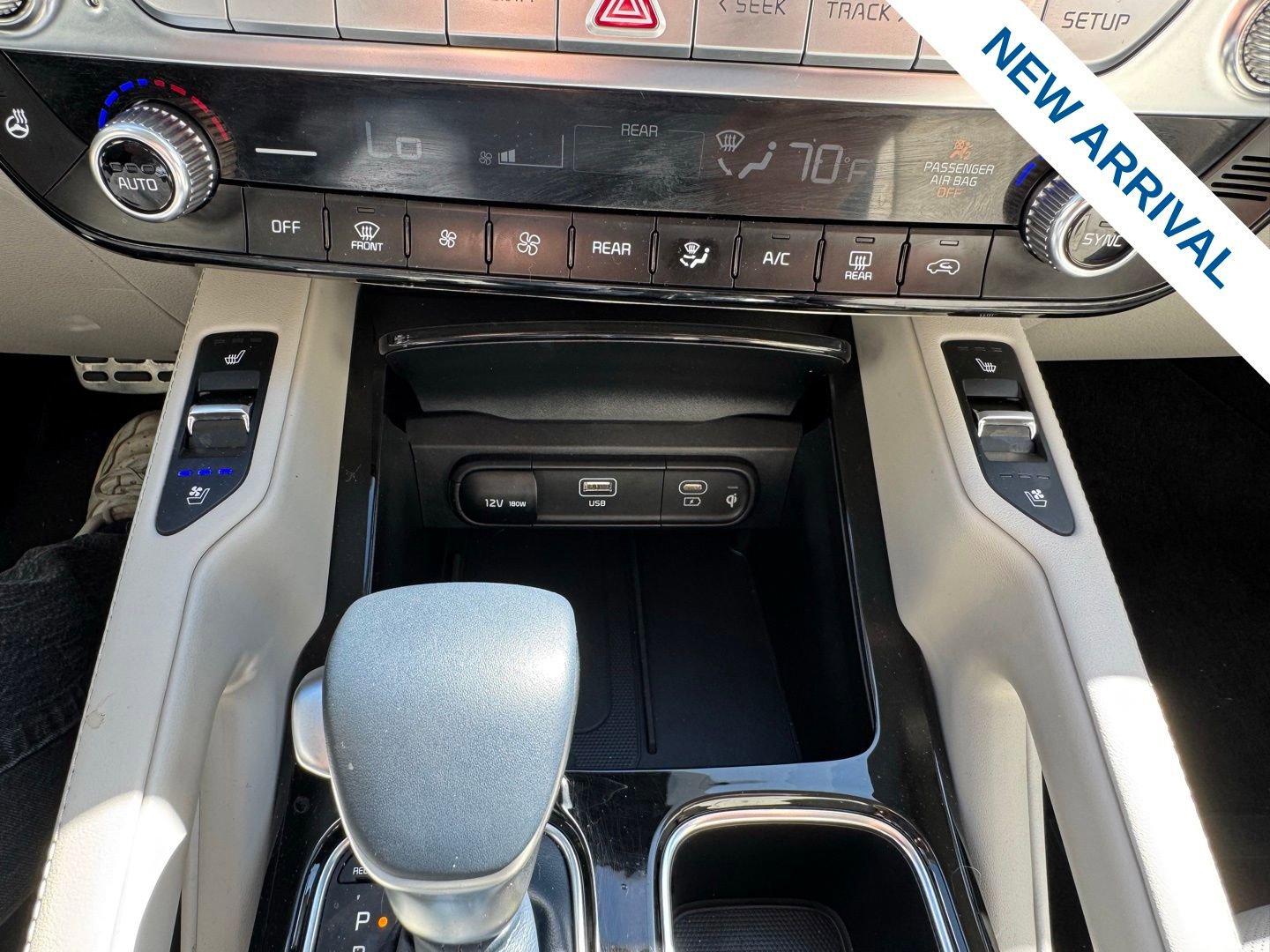 Used 2025 Kia Telluride SX w/ SX Captain's Chair Package image 24