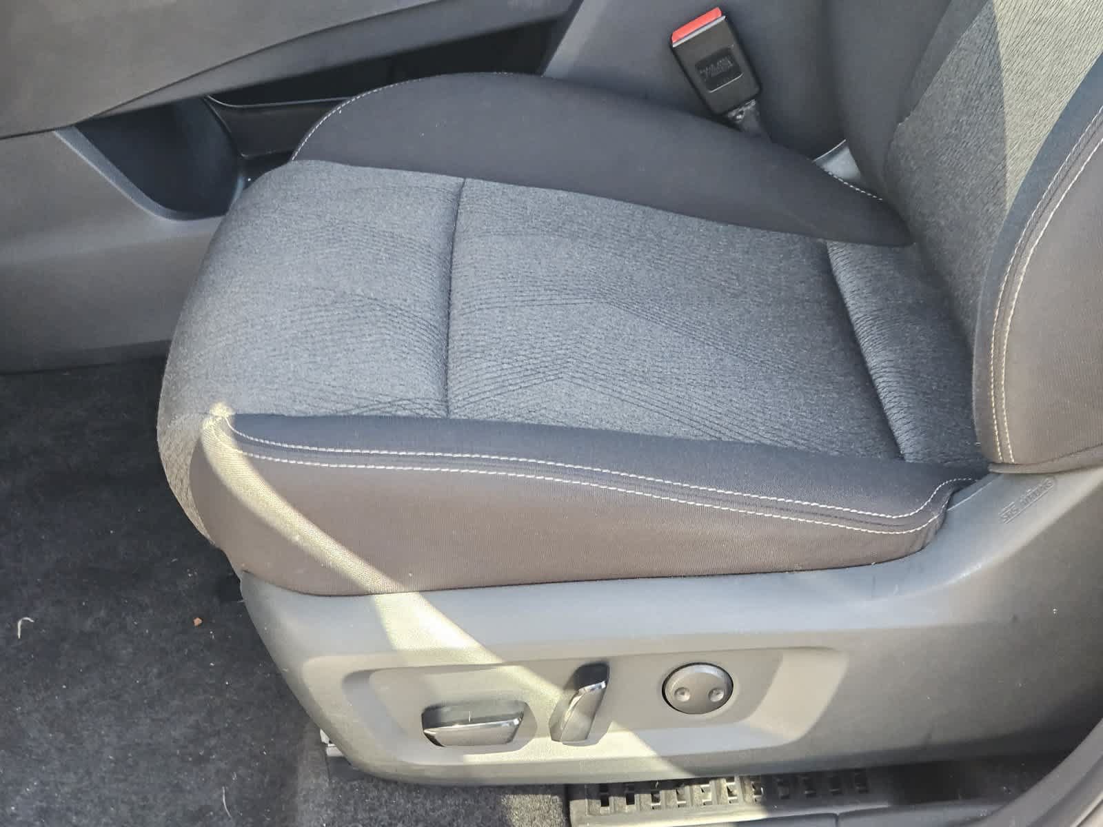 Used 2024 Nissan Rogue SV FWD image 23