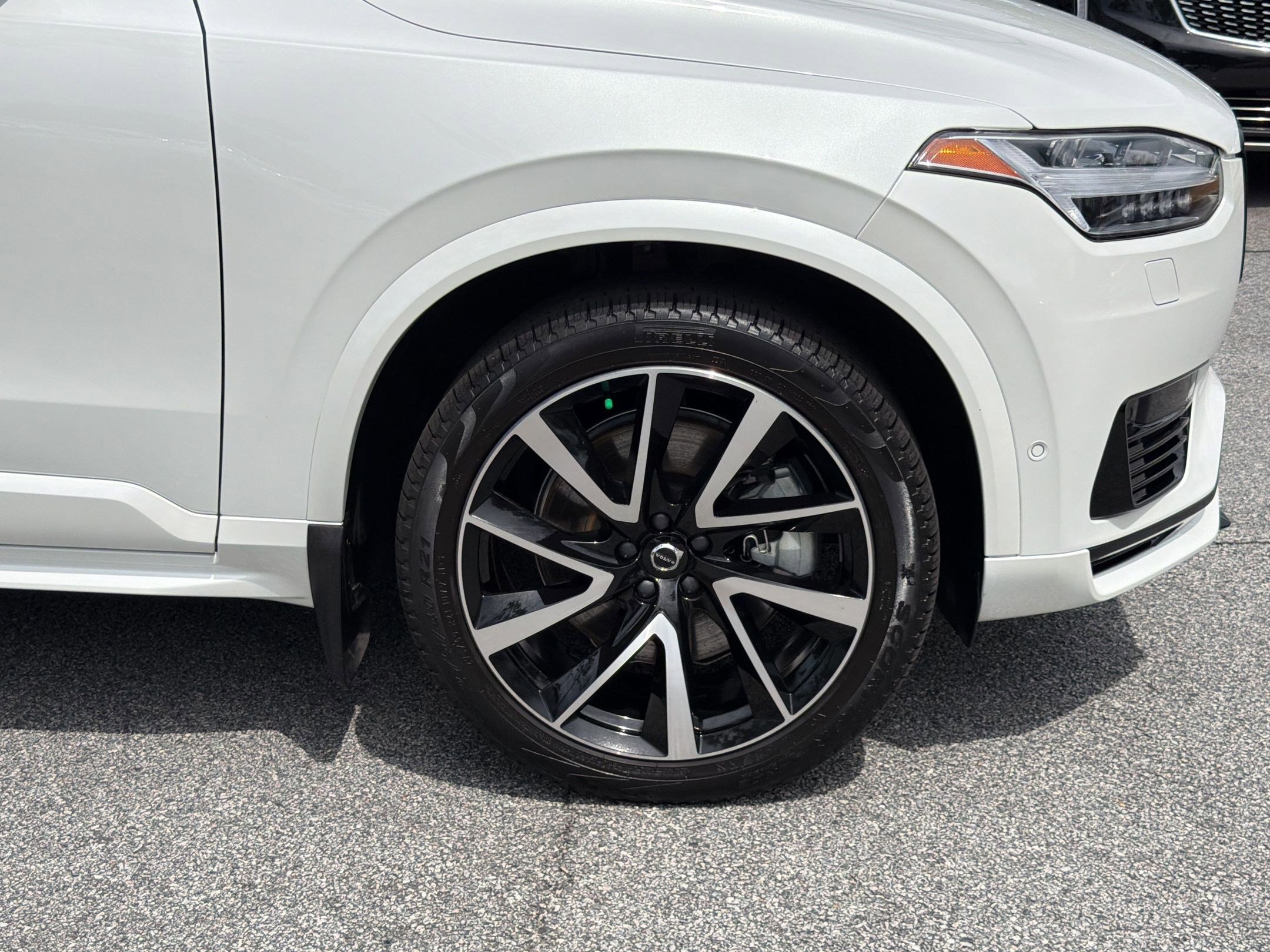 Certified 2023 Volvo XC90 T8 Ultimate w/ Lounge Package AWD/4WD image 11