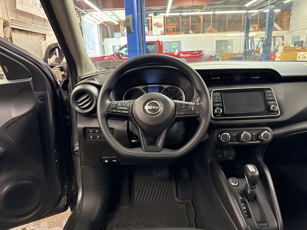 Certified 2025 Nissan Kicks Play S image 14
