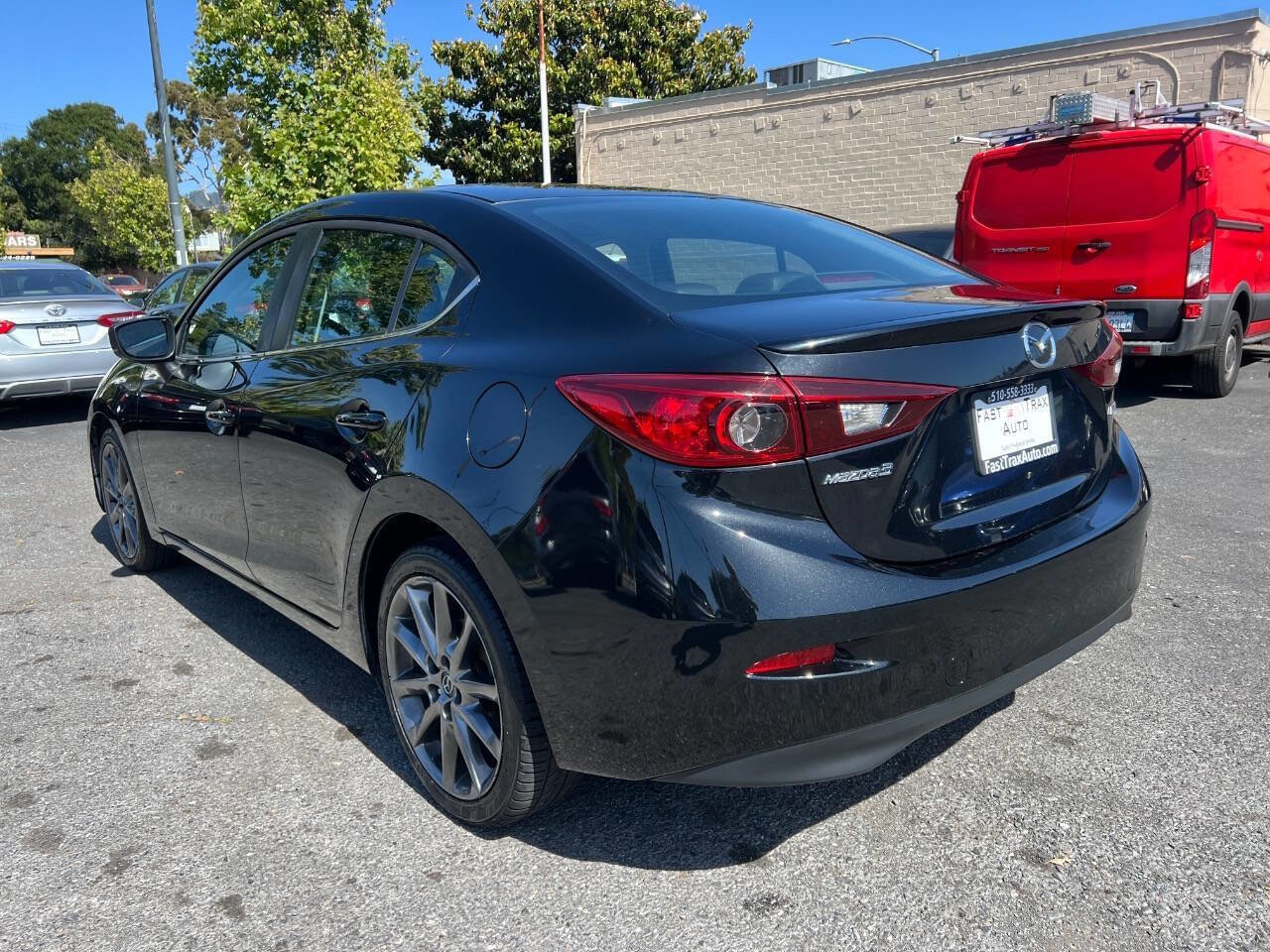 Used 2018 MAZDA MAZDA3 Touring FWD image 3