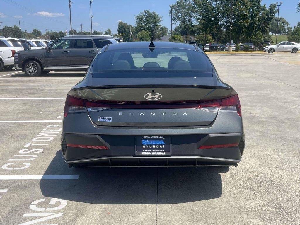 New 2026 Hyundai Elantra SEL Sport FWD image 29