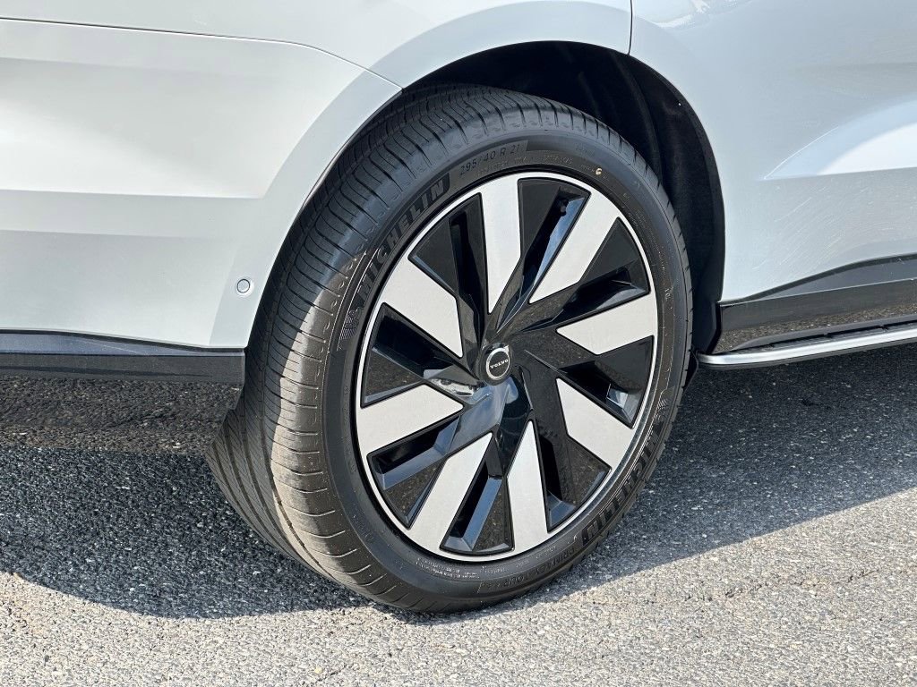 New 2025 Volvo EX90 Ultra image 9