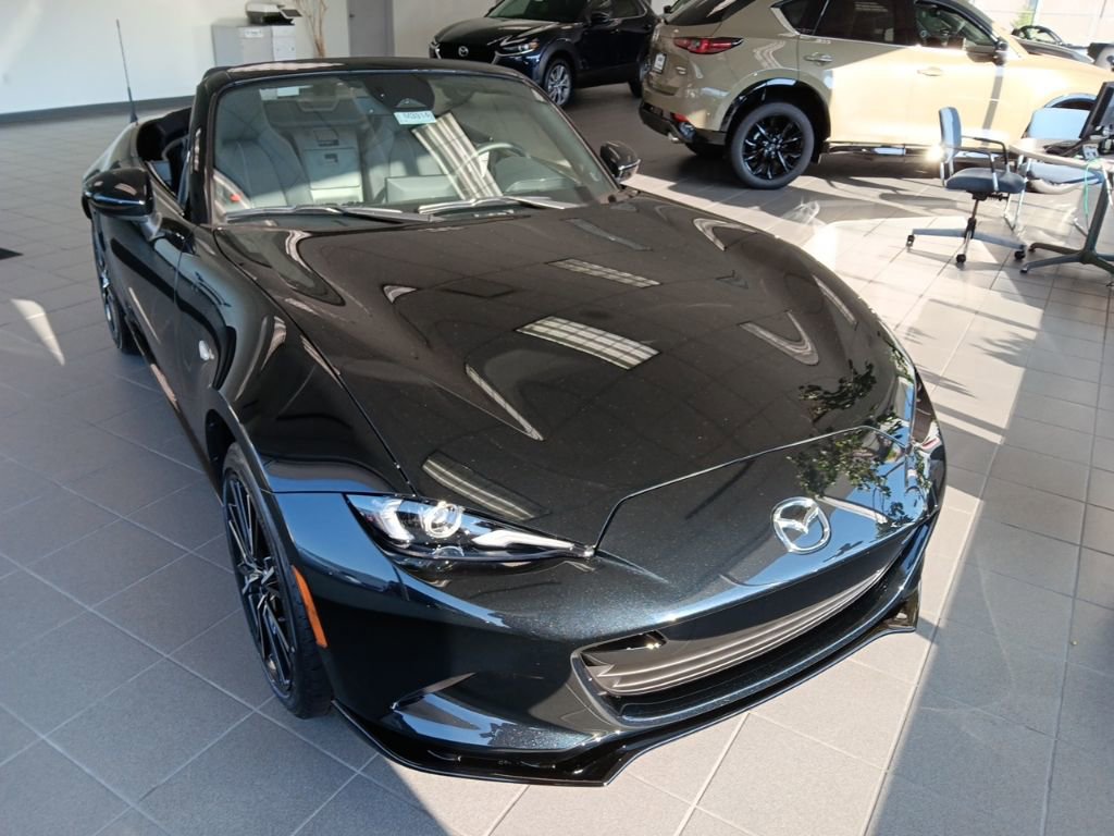New 2025 MAZDA MX-5 Miata Grand Touring w/ Appearance Package RWD image 1