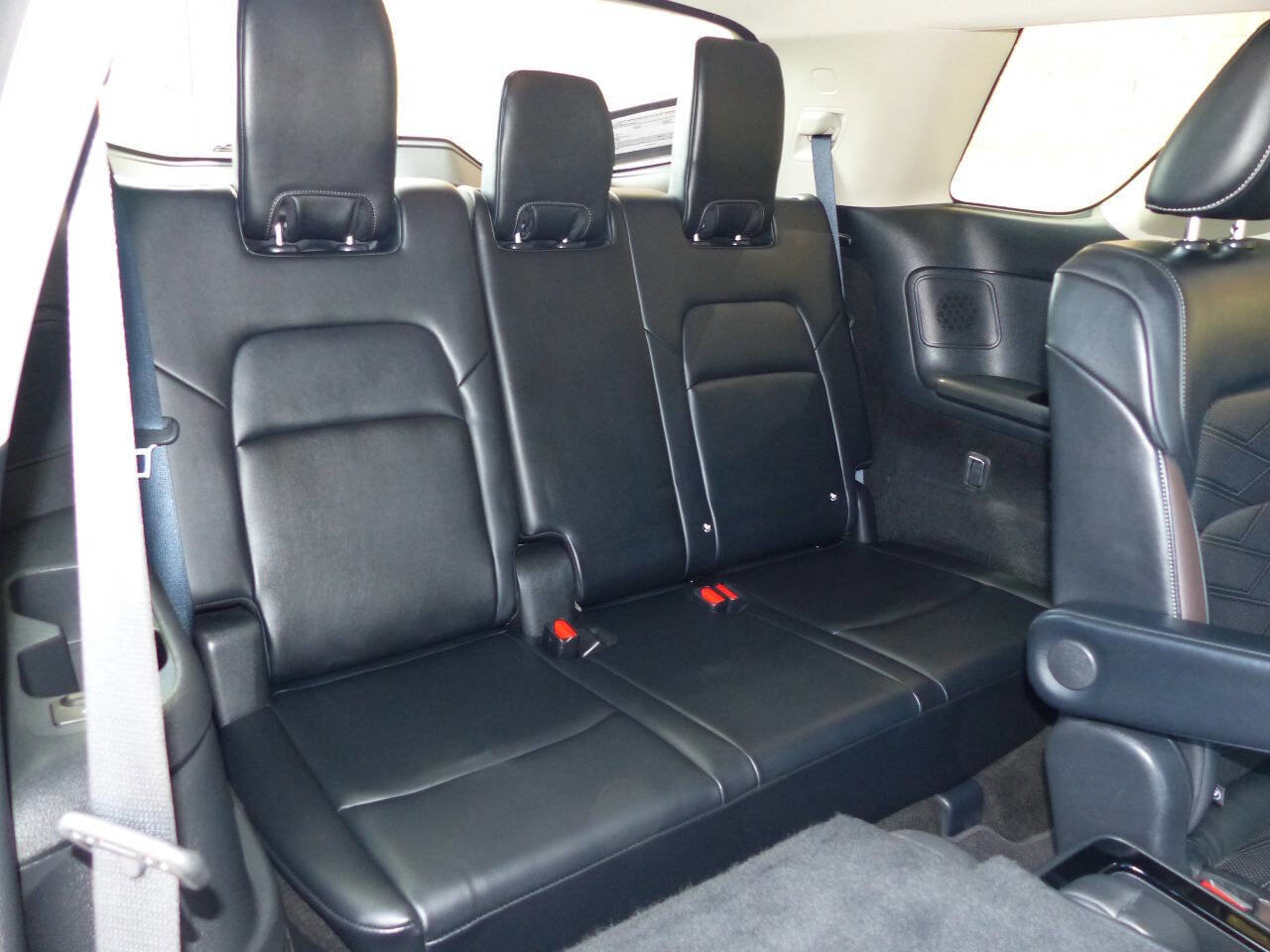 Used 2022 Nissan Pathfinder Platinum w/ Cargo Package FWD image 46