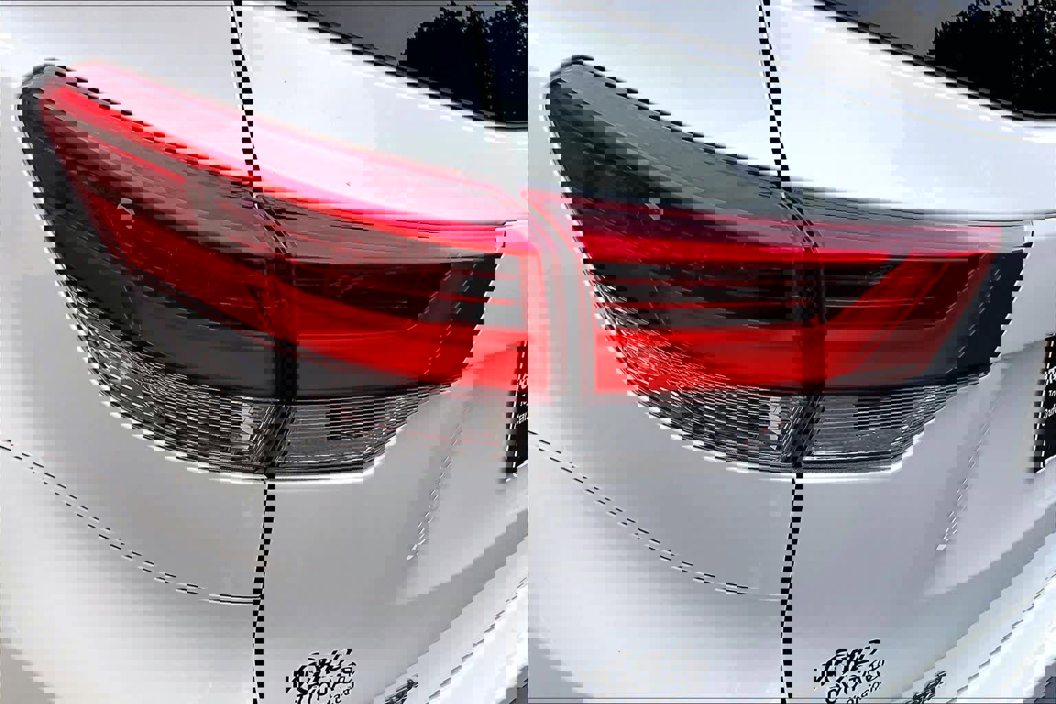 Used 2017 Toyota Highlander XLE AWD/4WD image 28