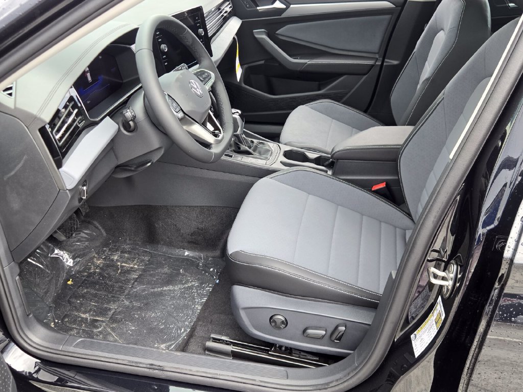 New 2027 Volkswagen Jetta SE FWD image 7