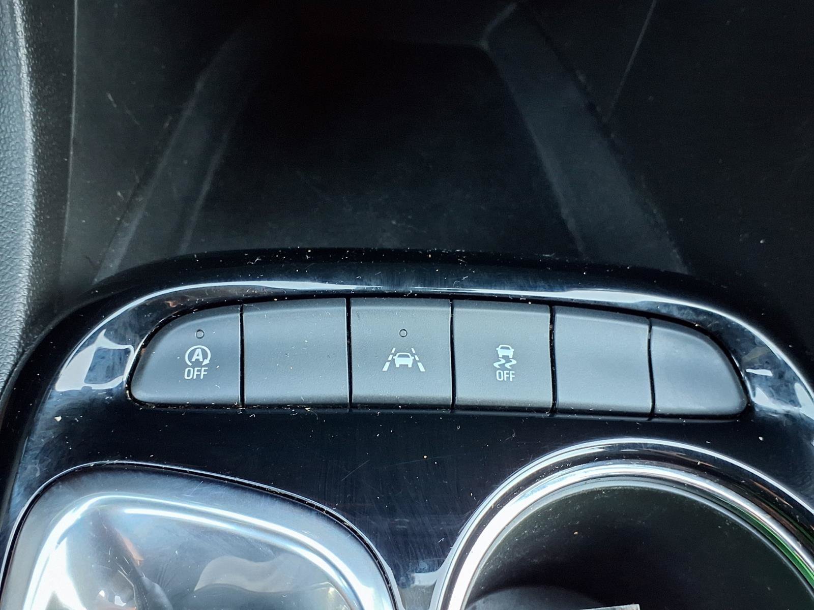 Used 2022 Buick Encore GX Preferred w/ Cold Weather Comfort Package FWD image 11