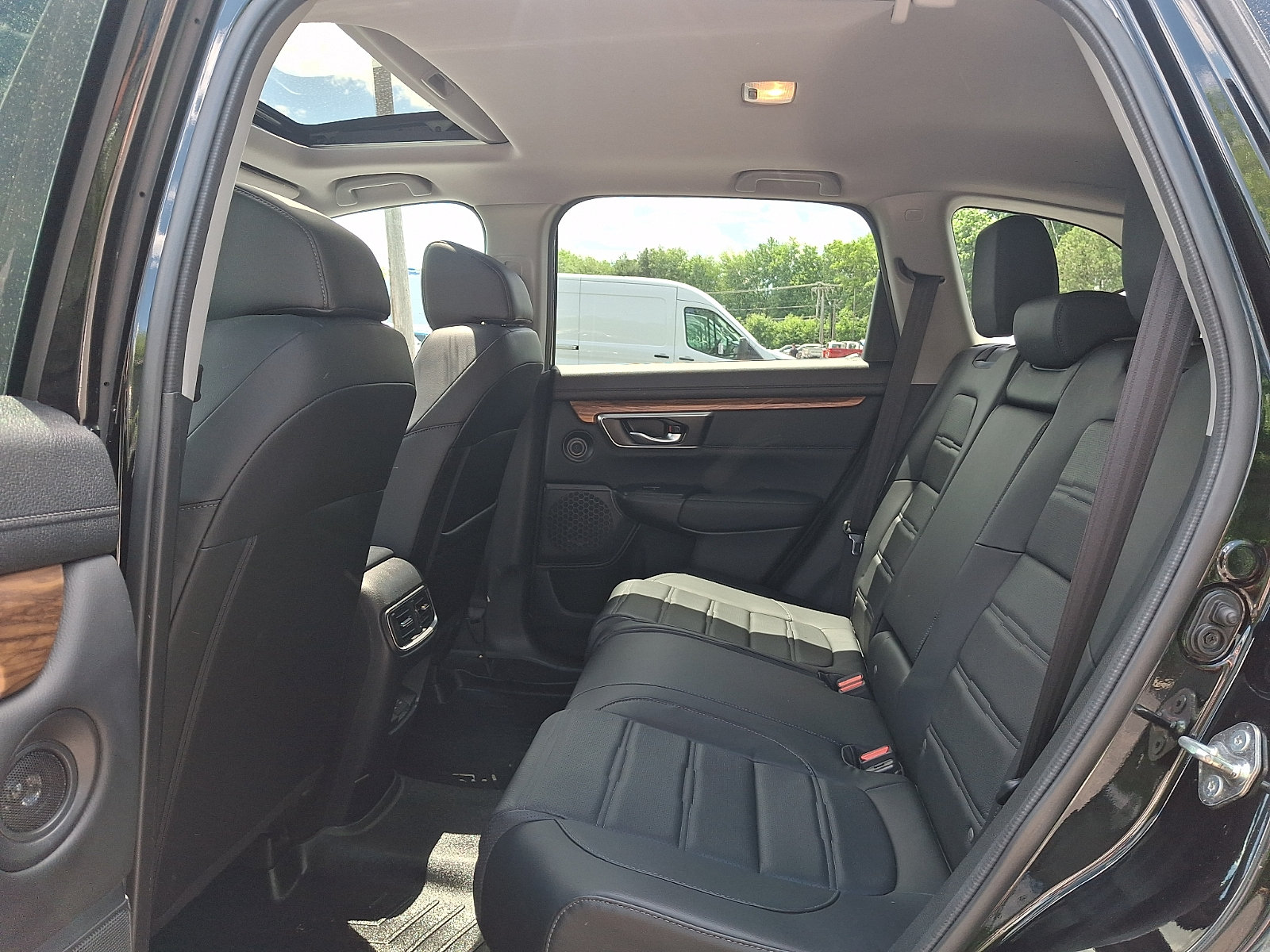 Used 2018 Honda CR-V Touring image 11