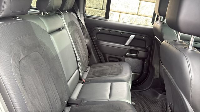 Used 2023 Land Rover Defender 110 V8 AWD/4WD image 19
