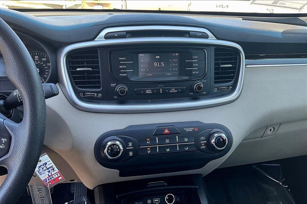 Used 2017 Kia Sorento AWD image 14
