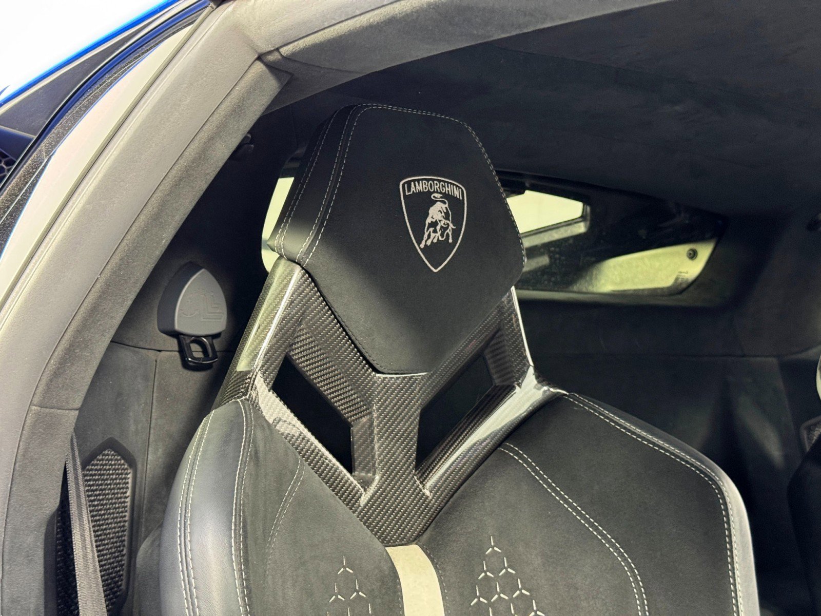 Used 2018 Lamborghini Huracan Performante image 43