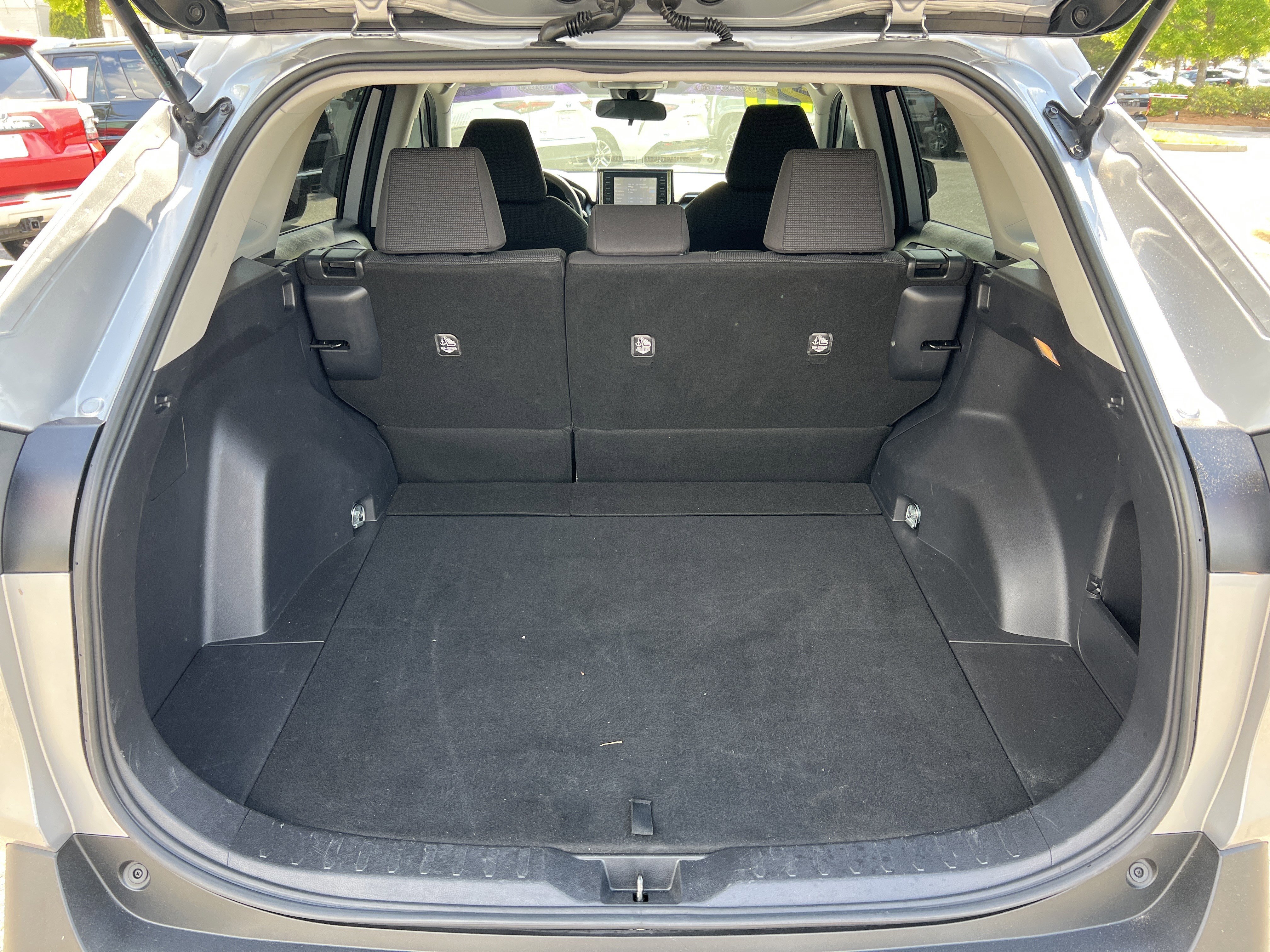 Certified 2020 Toyota RAV4 LE FWD image 29