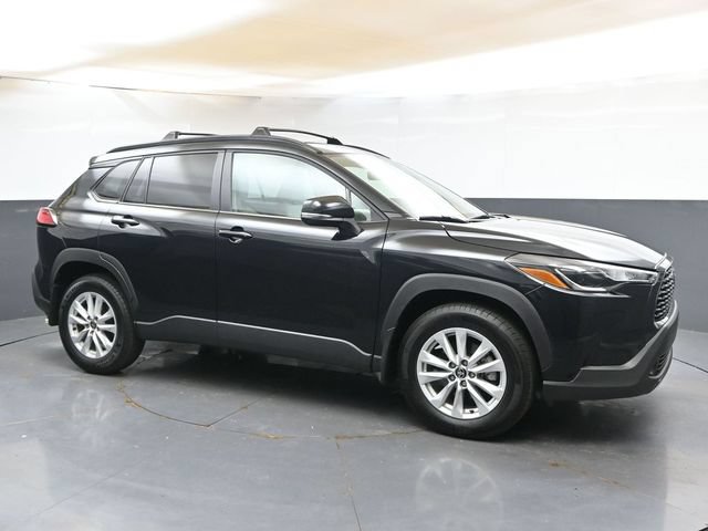Used 2025 Toyota Corolla Cross LE AWD/4WD image 7