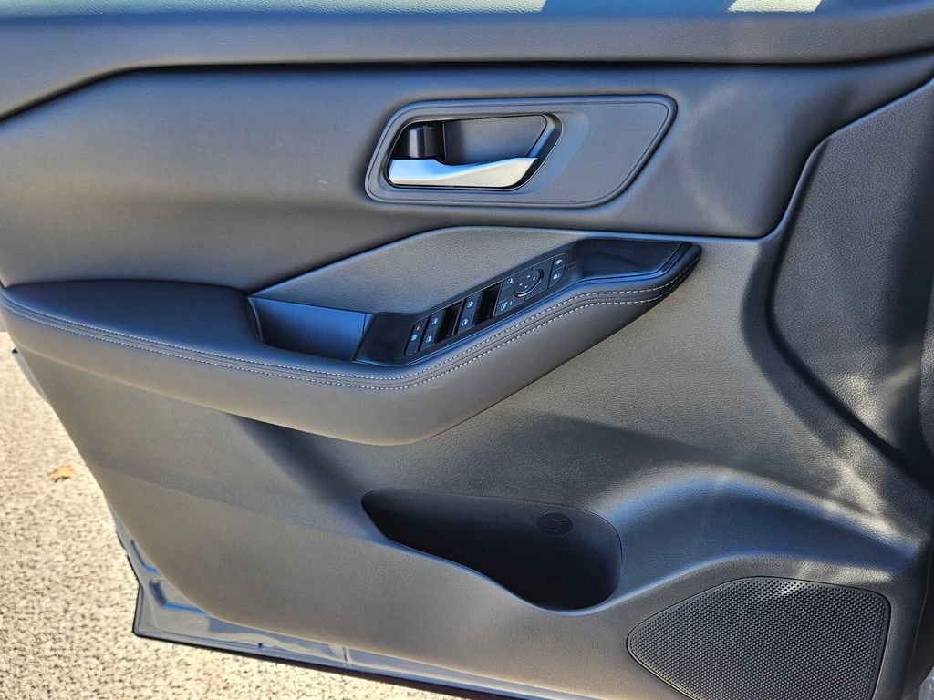 New 2026 Nissan Rogue SV image 27