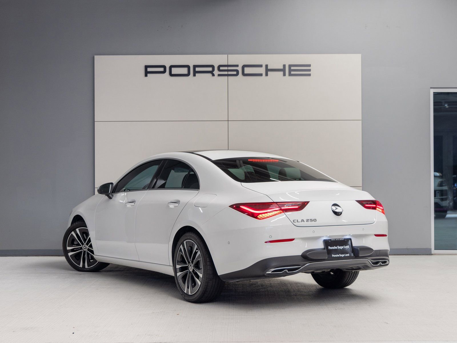 Used 2025 Mercedes-Benz CLA 250 image 3