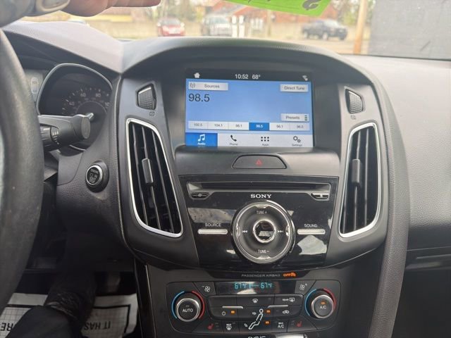 Used 2017 Ford Focus Titanium FWD image 18