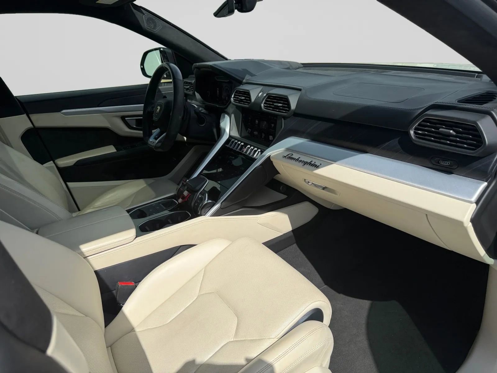 Used 2019 Lamborghini Urus image 27