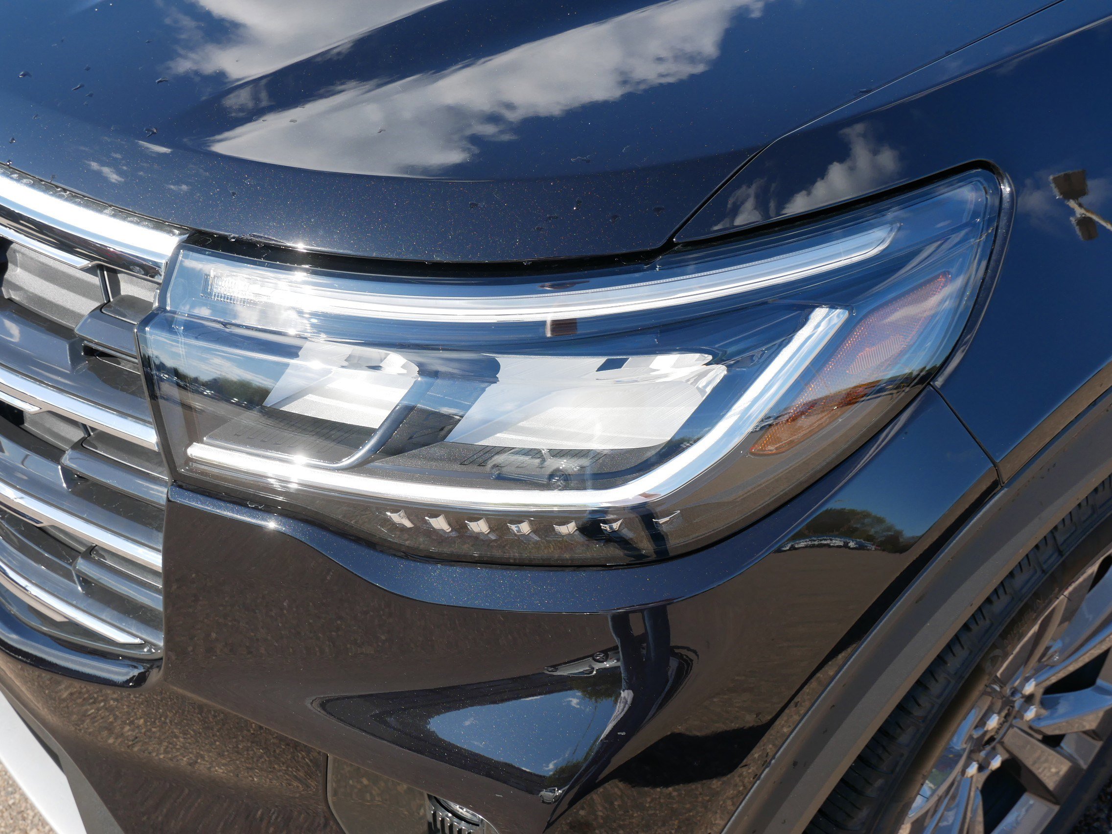 Used 2026 Ford Explorer Active w/ Active Comfort Package AWD/4WD image 16