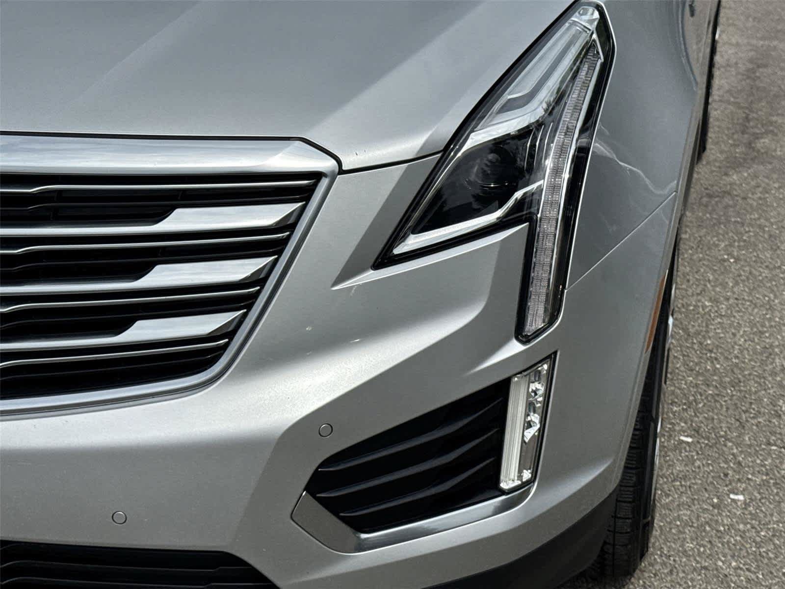 Used 2018 Cadillac XT5 Premium Luxury AWD/4WD image 9