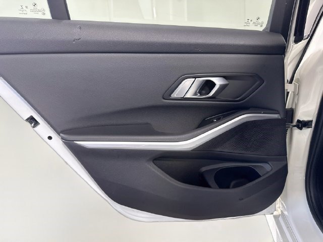 Used 2020 BMW 330i Sedan w/ Driving Assistance Package RWD image 25