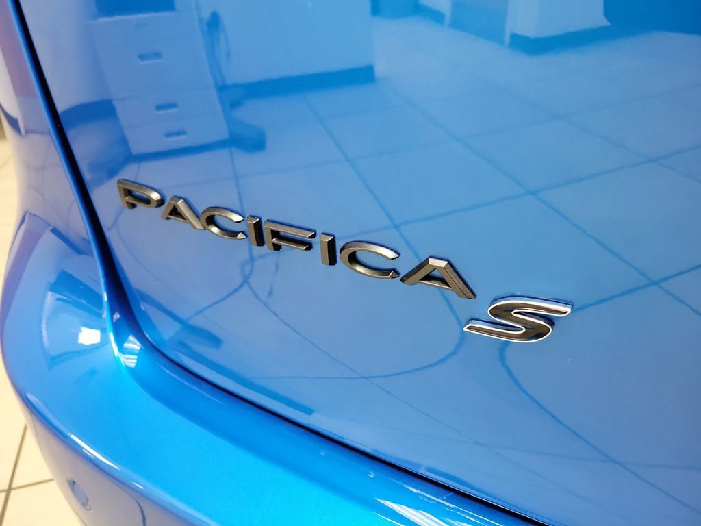 New 2026 Chrysler Pacifica Select w/ S Appearance Package image 7