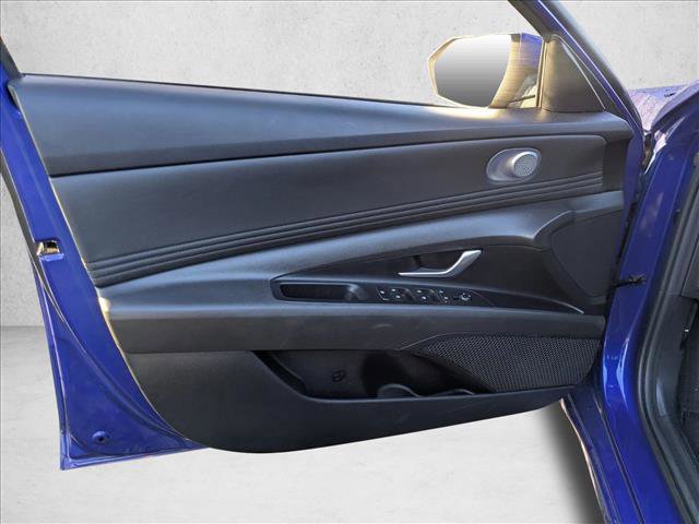 Used 2023 Hyundai Elantra SEL w/ Convenience Package image 13