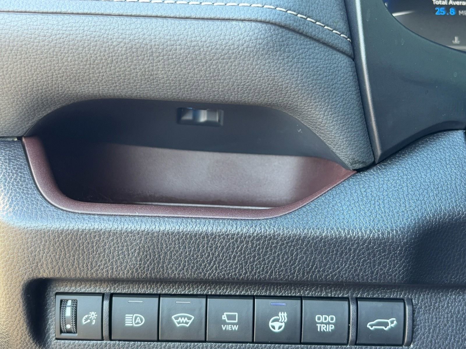 Used 2025 Toyota RAV4 Limited w/ Advanced Technology Package image 28