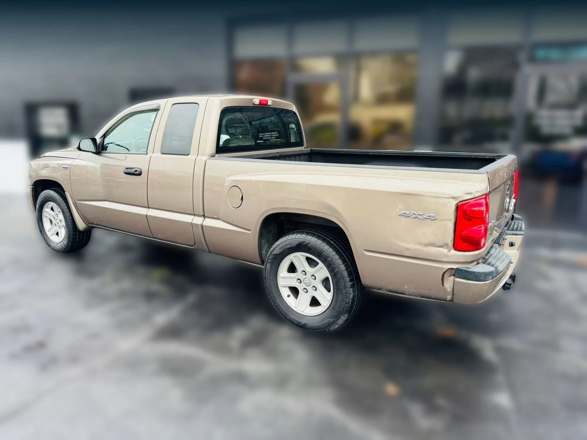 Used 2010 Dodge Dakota Big Horn image 3