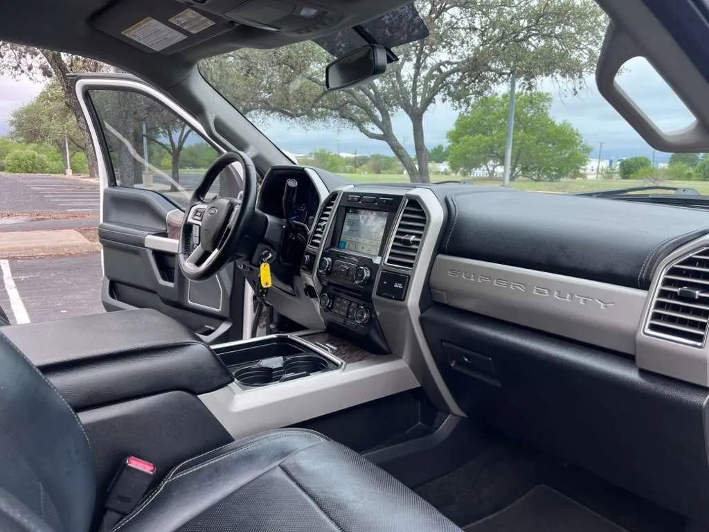 Used 2017 Ford F250 Lariat w/ Lariat Value Package RWD image 32