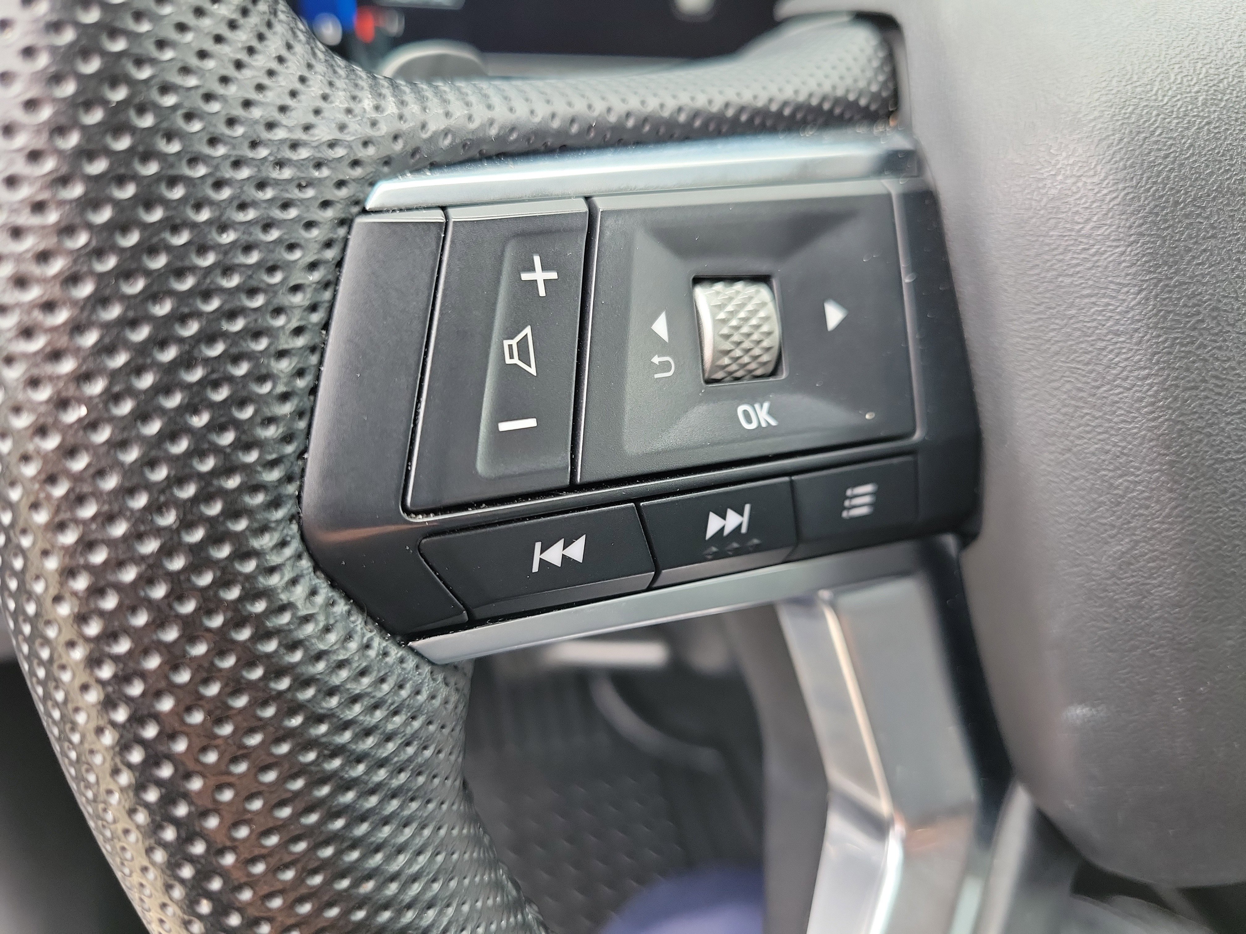 Used 2023 Mitsubishi Outlander SEL image 25