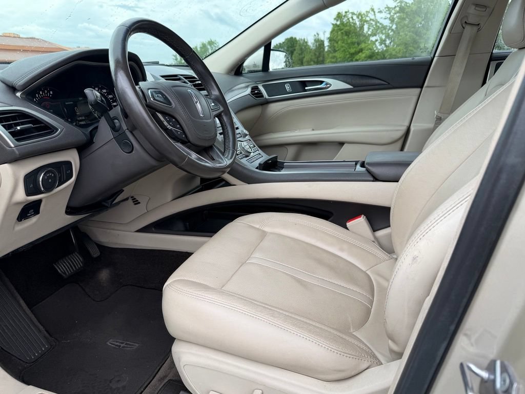 Used 2017 Lincoln MKZ Reserve FWD image 11