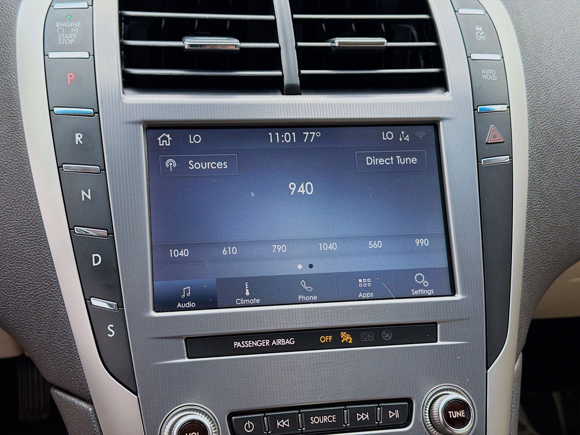 Used 2020 Lincoln MKZ FWD image 11