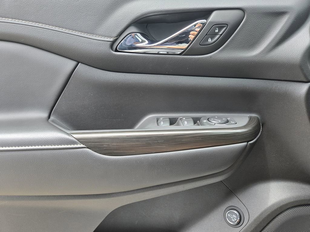 Used 2023 GMC Acadia SLT w/ Elevation Edition FWD image 25