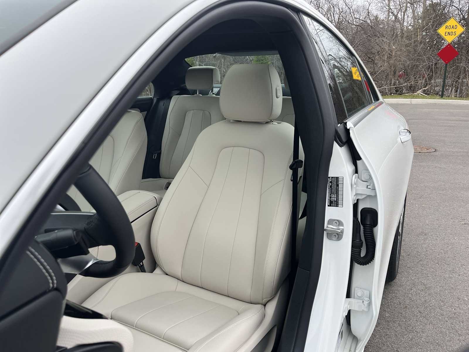 Used 2025 Mercedes-Benz CLA 250 4MATIC image 18