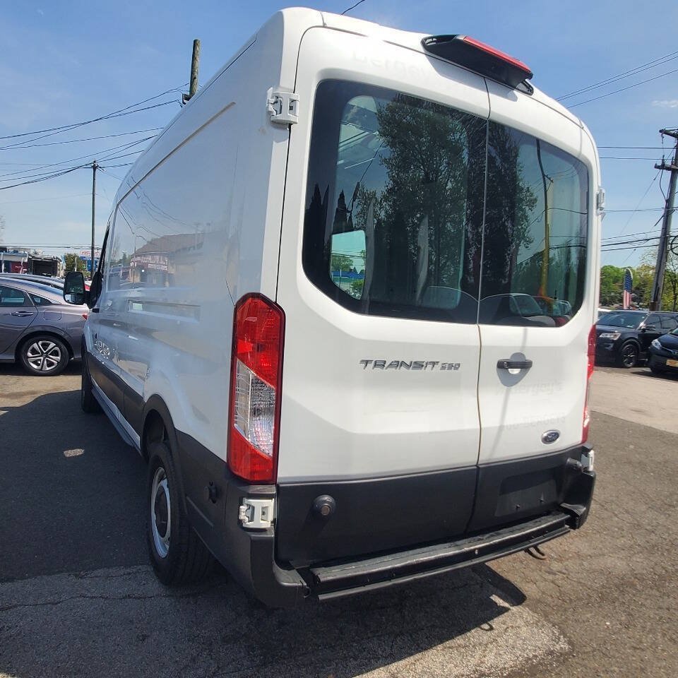 Used 2019 Ford Transit 250 148 Medium Roof RWD image 3